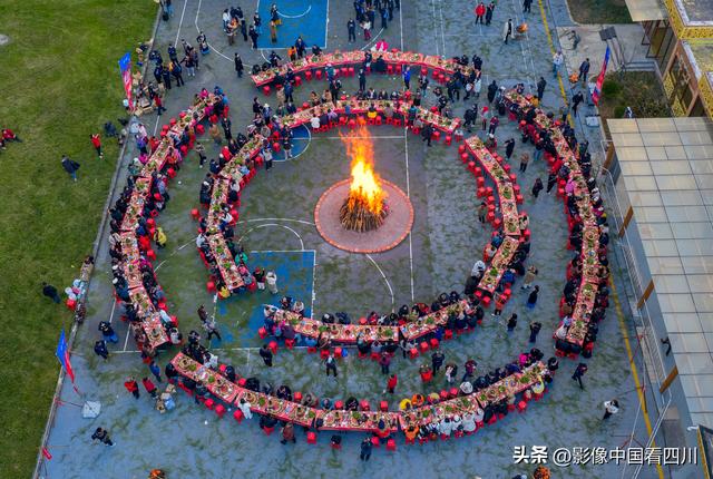 2025年“非遗进景区”凉山州螺髻山彝历新年坝坝宴引客来