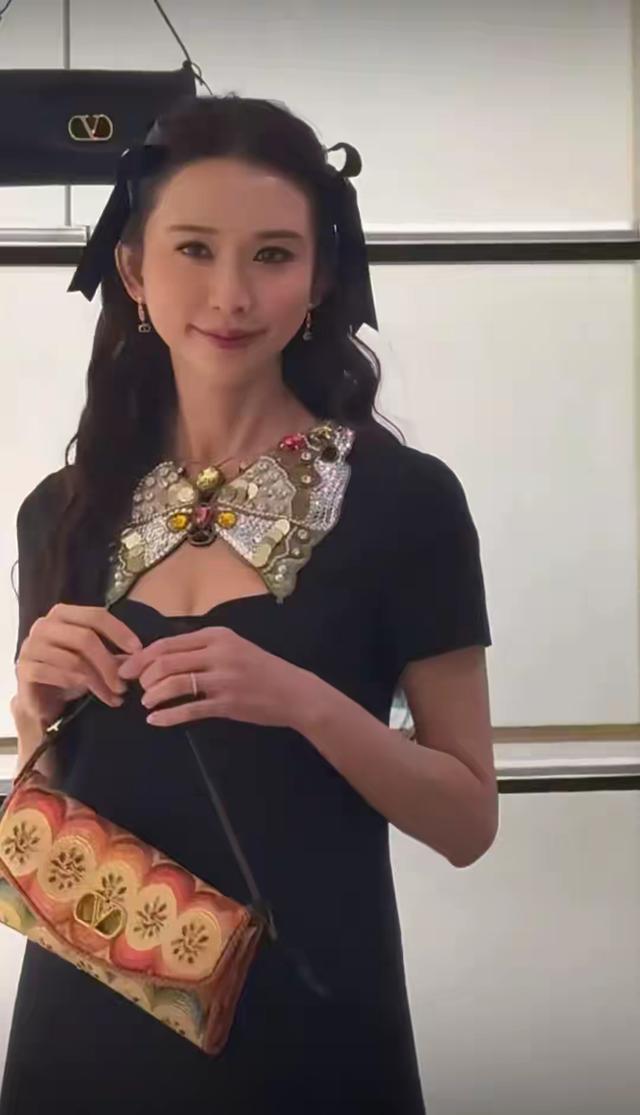 林志玲现身上海，日系风严重，老日本少女装扮让大家不忍直视！