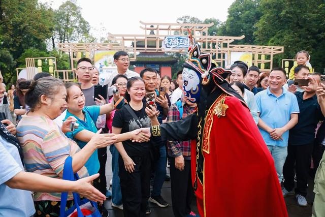 虚实相融共绘三国幻境 多维体验激活千年文化 “月满华诞·幻游三国”2025成都武侯祠中秋国庆主题活动盛大开启