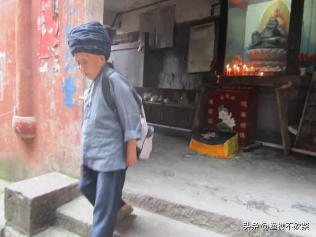 凤凰古城——那人、那花