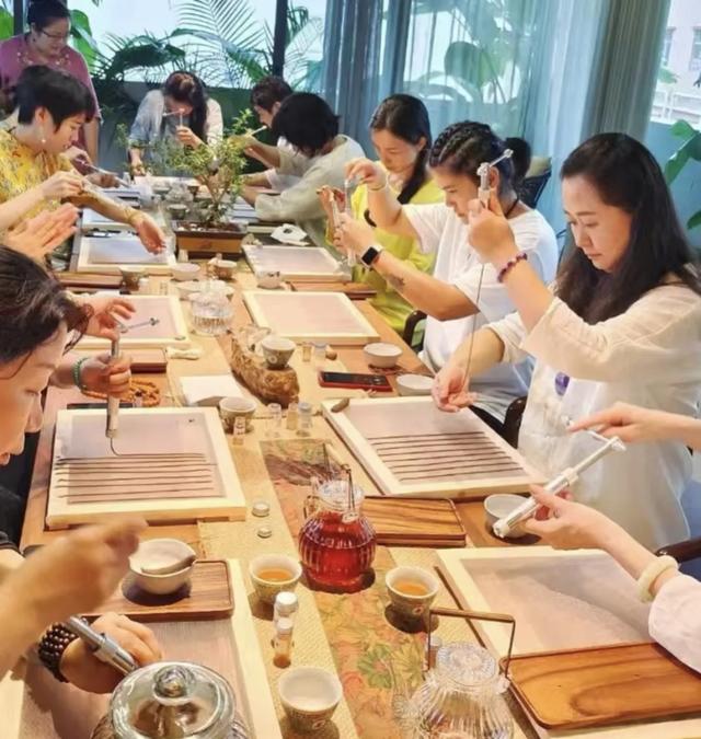 2025年十大网红风口,让年轻人花爽了