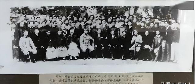 一个被通缉的福建人，带着1000多人逃到海外，建了一座中国城