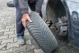 车胎一般用几年，或者多少公里更换？图片