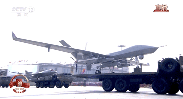 美军CCA无人机连传喜讯，专家集体泼冷水，和解放军有一两代差距