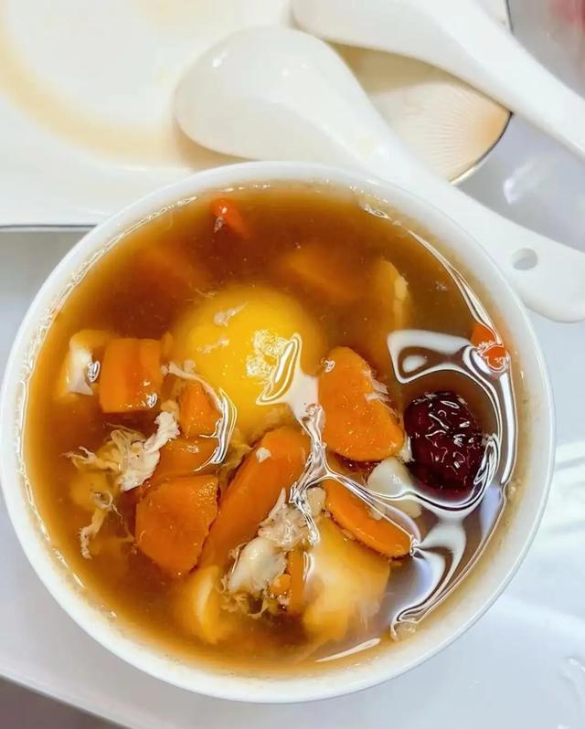 红糖搭配一物，肺里垃圾全清空！连喝三天痰清了，喉咙不痒超舒服