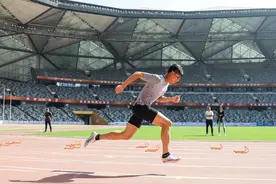 百米跑道上，一个「倒霉蛋」的故事图片