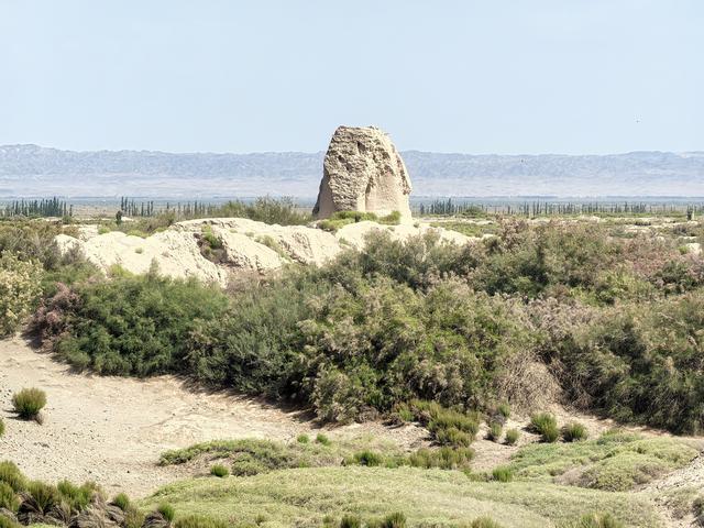 丝路明珠瓜州锁阳城，历史上延续1700多年，留下大量古代建筑遗址