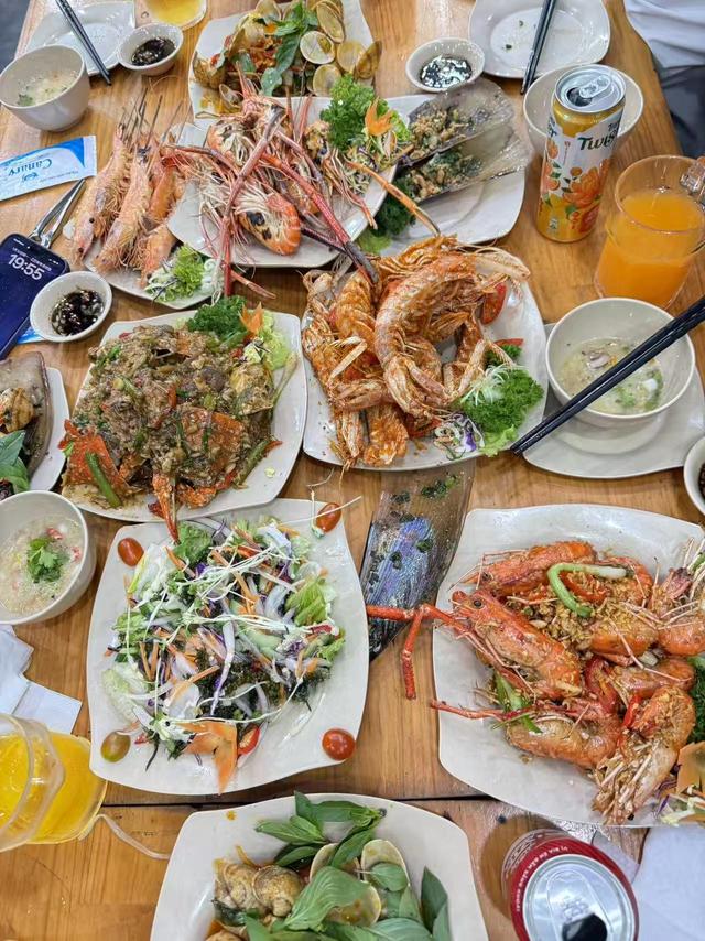 在越南美食共享，舌尖狂欢！让你的“盘中珍馐”传递快乐