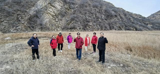 宣化瓦窑头水库芦苇成片，水天一色值得观看