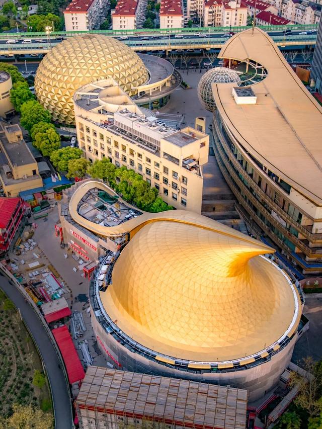 魔都脑洞建筑上新！这座楼直接长成一只蜗牛？它的用处你一定想不到！