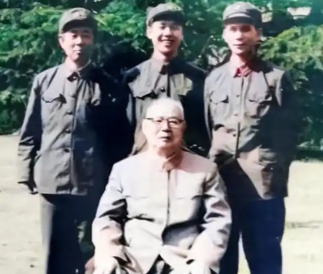 1997年，毛主席的警卫以副军级待遇退休，带着130万积蓄建设家乡