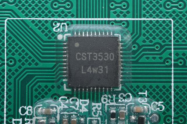 即插即用无线投屏699元值不值得买？雷鸟魔盒2拆解