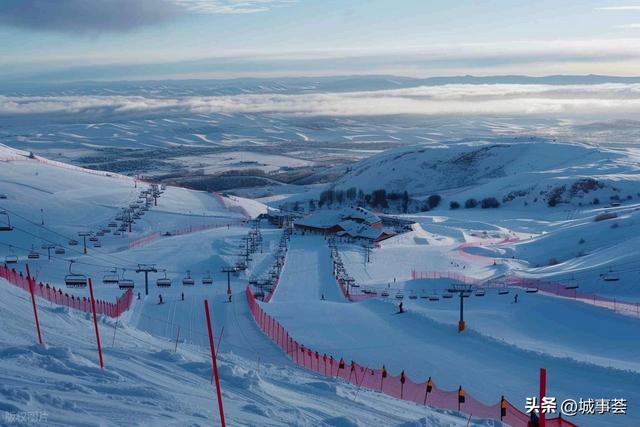 新疆新雪季来临！可可托海、吉克普林滑雪场开炮造雪