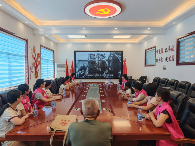 爱心妈妈伴成长，历史传承润童心：张营街道暑期童乐“营”的双课堂之旅