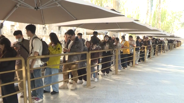国庆假期 敦煌莫高窟喜迎八方客