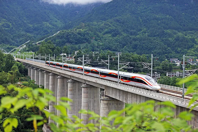 从“流量”到“留量”：渝东南文旅新格局的“支点”实践