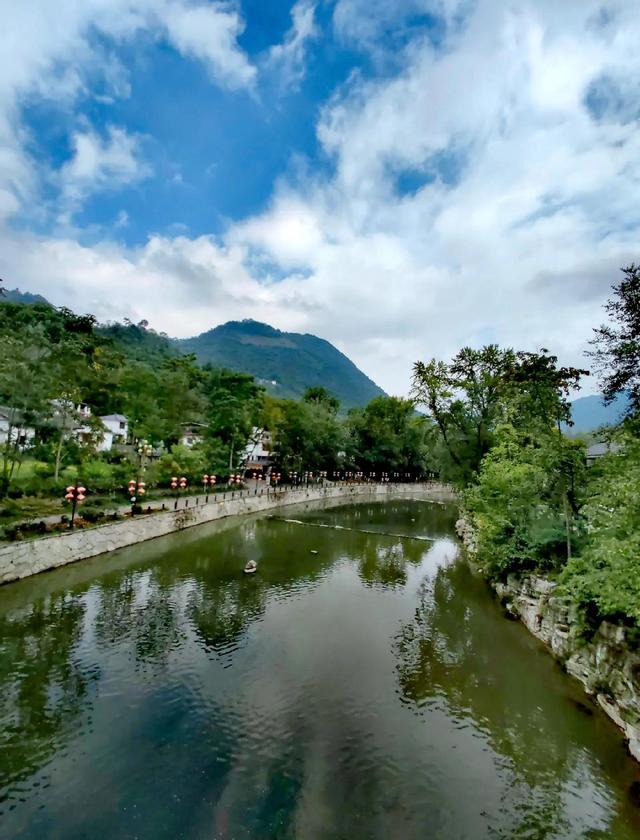 陇南十大景点有哪些？有陇南小九寨、西双版纳等，不愧是塞外江南