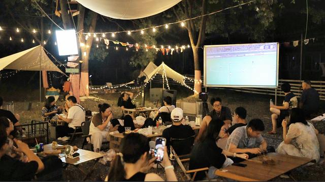 无锡农博园“来野1988”集市开集：夏夜里的诗意狂欢