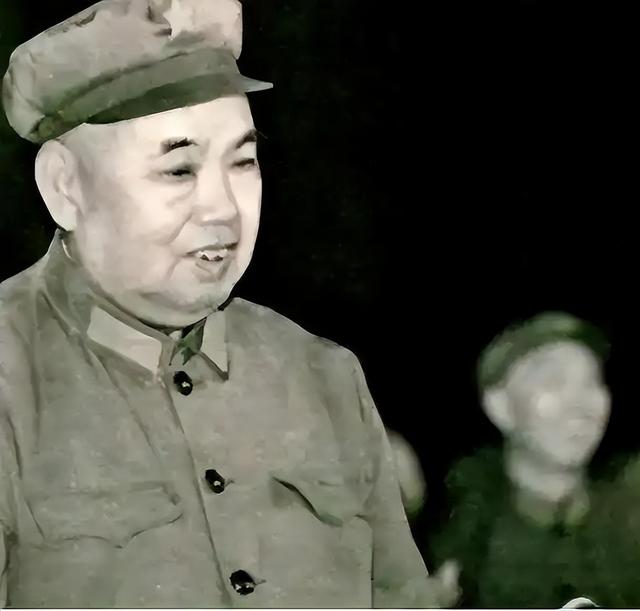 许世友当面怒问李德生：你有啥可骄傲的？李德生：等你这把火烧完