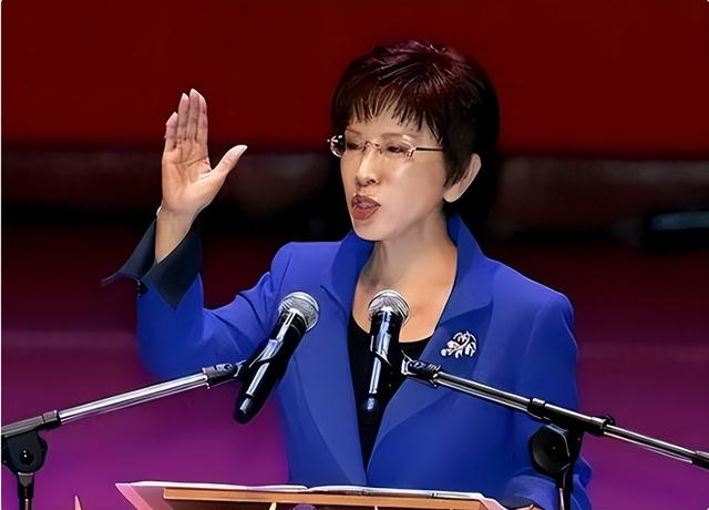 洪秀柱刚观礼完9·3阅兵，岛内支持度大反转，台当局矛头对准新北