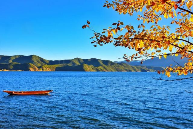2025金秋泸沽湖秘境指南：在女儿国邂逅一场色彩与文化的狂欢