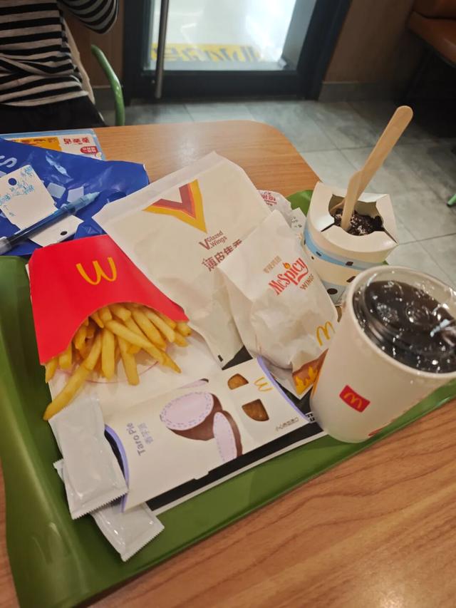 10月	，「需要另一个同类」