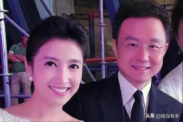 春妮没料到，丈夫刚强出席阅兵解说没几天，6岁儿子又给自己争光