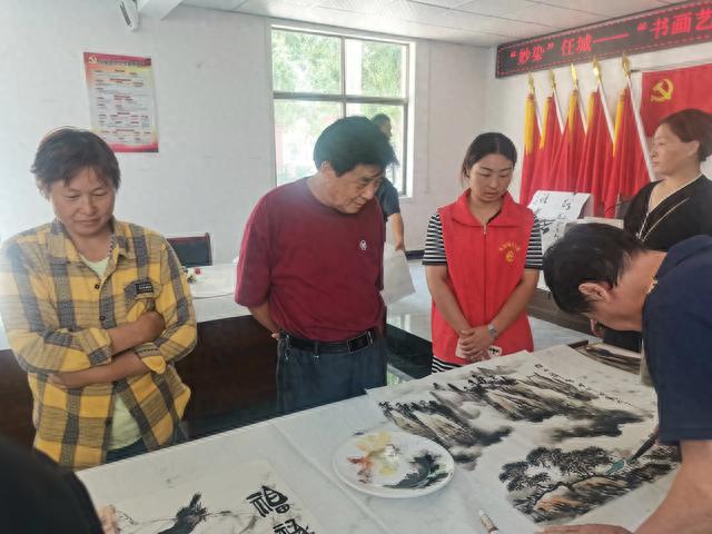 书画名家捐赠墨宝 助力乡村文化建设