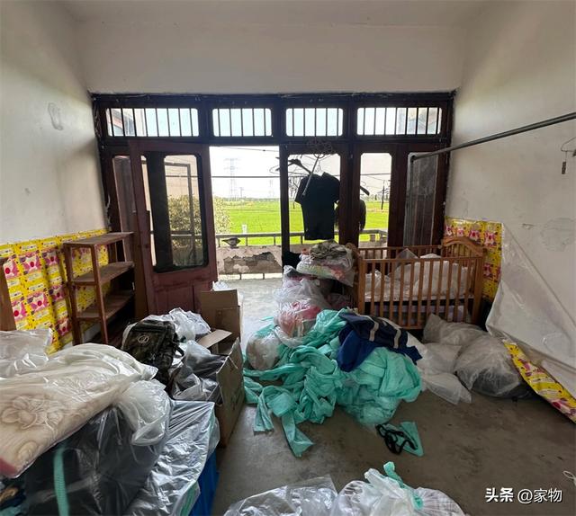 江苏一男子买下300㎡荒废小院，翻修后，变成白墙黑瓦诗意田园居
