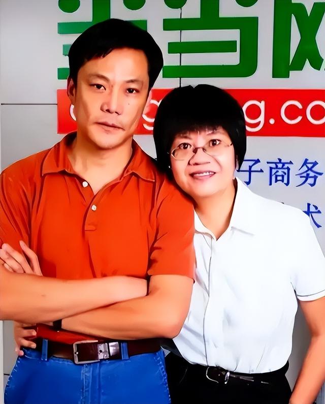 俞渝也没想到，刚离婚2年，李国庆就娶了他40年前的“白月光”