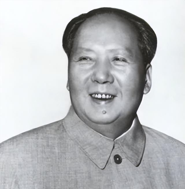 毛主席临终前为何拿掉叶剑英军权？众人不解，多年后才知主席苦心