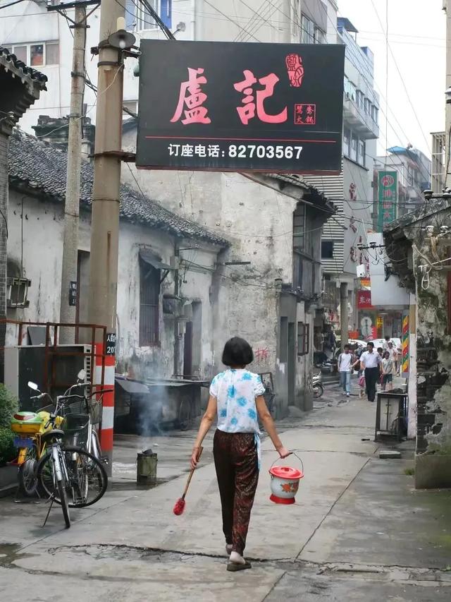 无锡往事：《哦，东大街》（作者 何雪白）