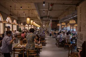 22岁高材生返乡创业，海口“老爸茶”璞石成玉蝉联“必吃榜”图片