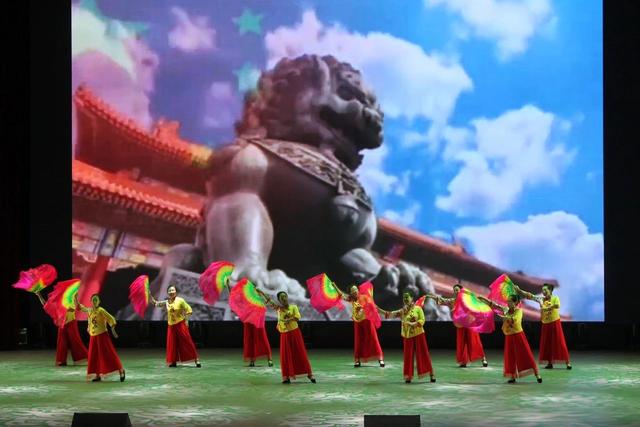走进校园收获多·旅游文化展风采