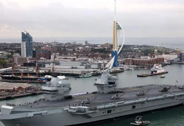 又让张召忠说中了？东拼西凑550亿建的2艘航母	，如今彻底成为累赘