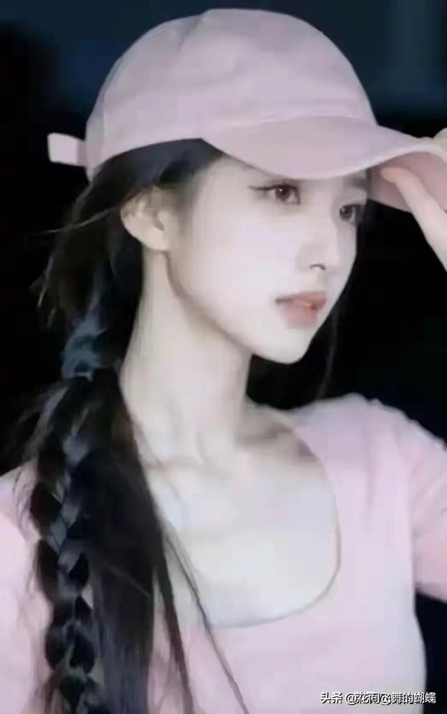 江苏盐城一国际学校女神，身材拥有黄金比例，散发迷人身材魅力