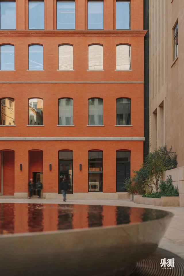 这里，是与世界同频的远见