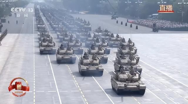 不装了！一口气看完九三大阅兵武器装备！谁说我们一个也不认识？