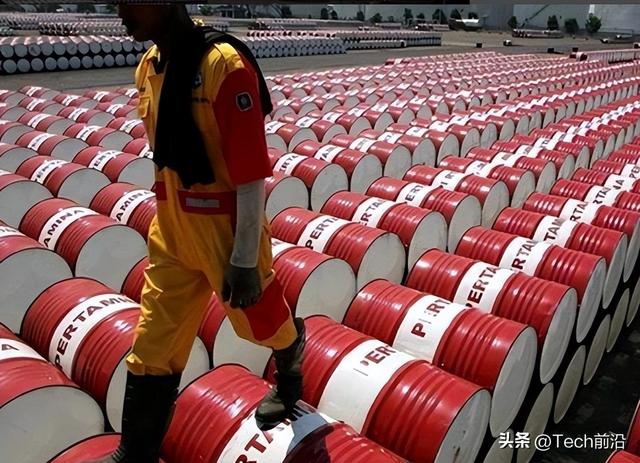 新“炸弹”？俄罗斯猛降油价门槛，全球能源界要被搅得天翻地覆！