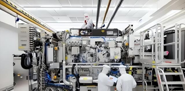 日本亮出王牌	，中国束手无策？高市赌美国不会见死不救，结果悲剧