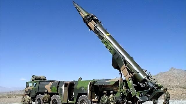 日本专家警告中国：台海爆发战争，日本毫不犹豫出兵协助美国作战