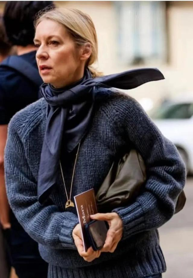 秋冬穿藏蓝色：真的很高级