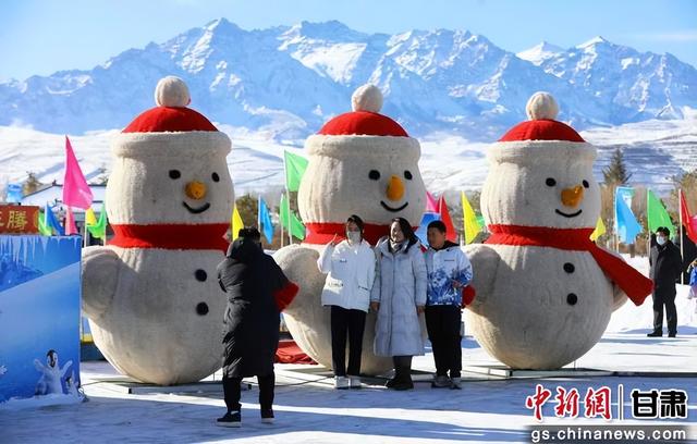 民乐冰雪嘉年华启幕 解锁冬游新玩法