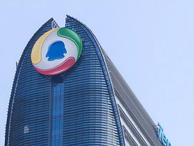 2909亿身价有何用？97岁的李嘉诚无力回天，两个60岁儿子已成心病