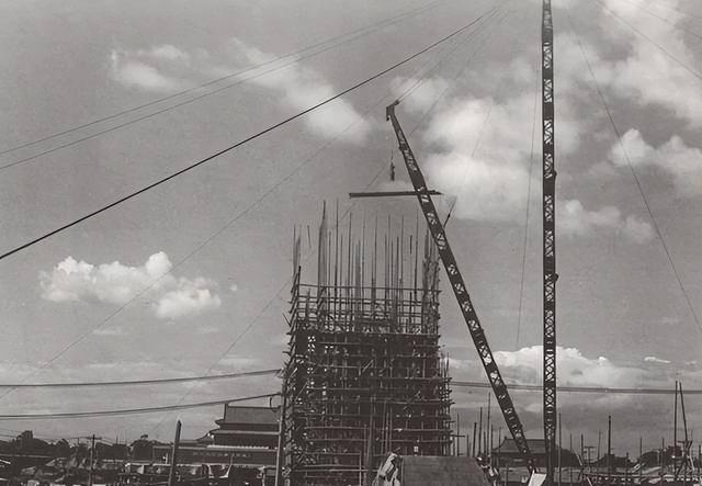 为什么毛主席不允许英雄纪念碑碑文中，提及“中国共产党”？