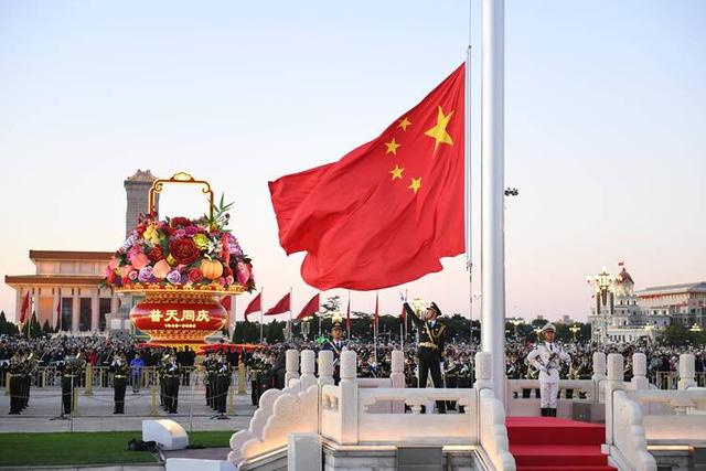 美方等了2天，中方拒绝电话，特朗普措辞变了：美国不想伤害中国
