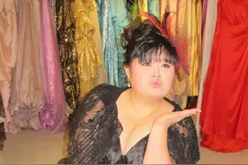 38岁“细细粒”陈嘉佳近照曝光，瘦到现锁骨，网友：求减重方法！图片