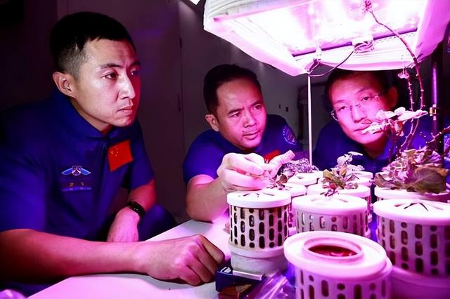 神舟二十一号成功发射！美国封锁失败，中国2030年前实现载人登月