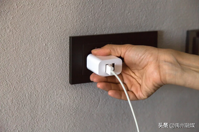 严重影响手机寿命！错误的充电方法，警惕！