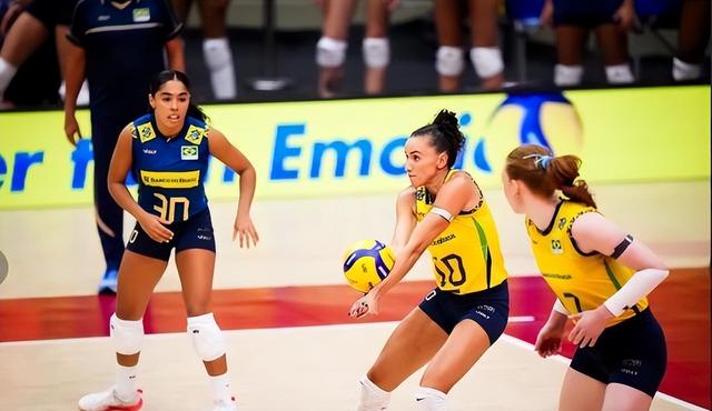 3-2！女排悲喜夜：世界冠军轰然倒下，意大利恶战逆转，巴西出局